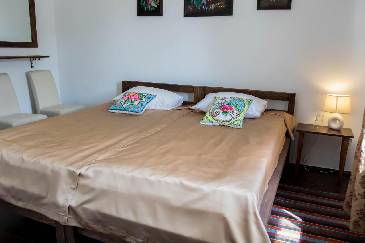 "Дальний Кордон" Hotel Moshchanytsya Phòng bức ảnh